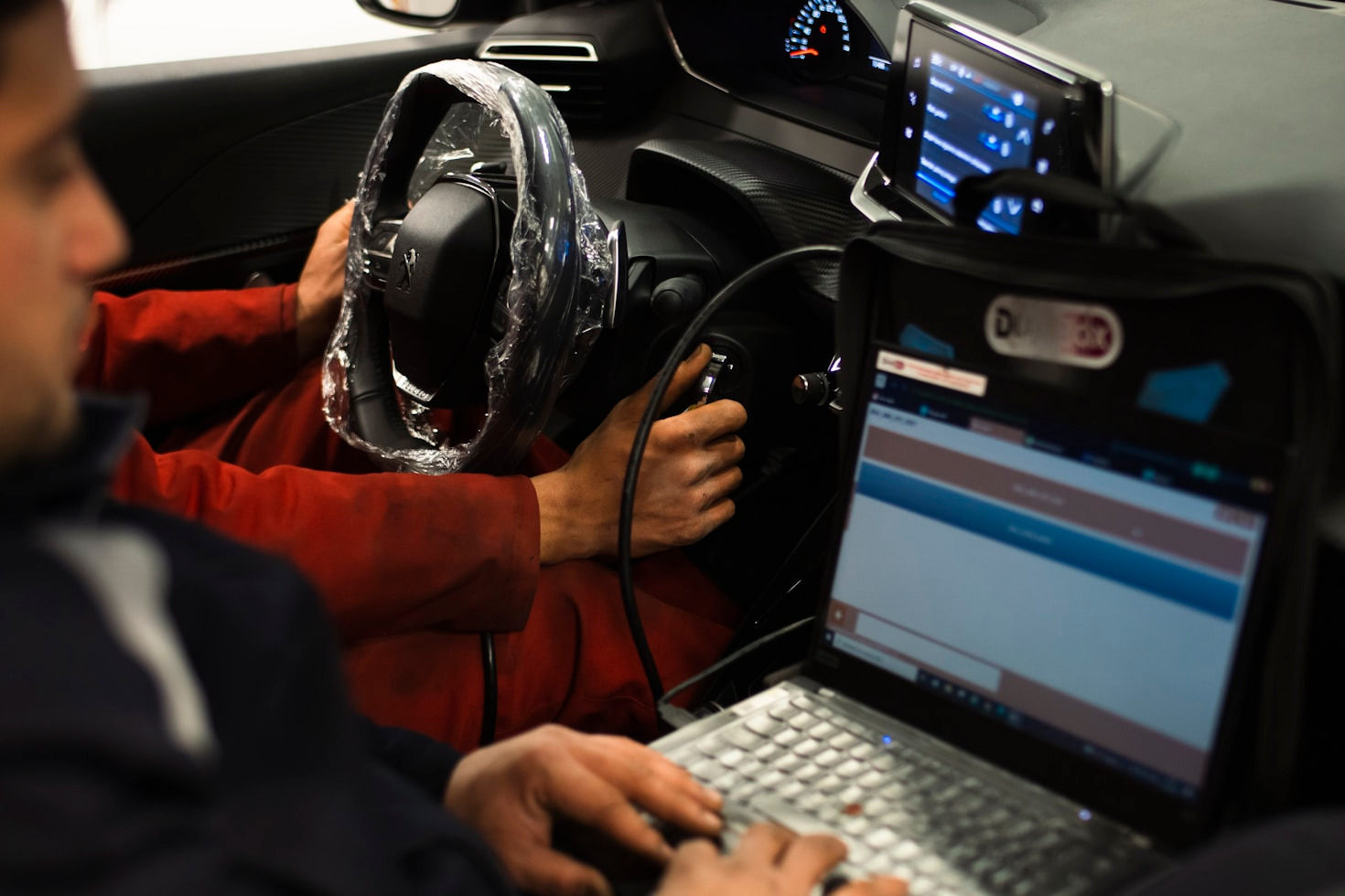 Kaip T-CAN PRO keičia Tesla diagnostikos standartus